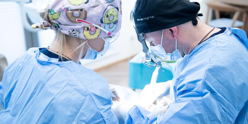 Czy odkładanie wizyty u dentysty naprawdę oszczędza pieniądze?
