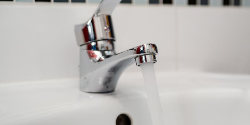 Sanepid: Woda pitna w Polsce – bezpieczna i dobrej jakości
