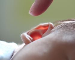 Zapalenie ucha - jak pomóc dziecku?