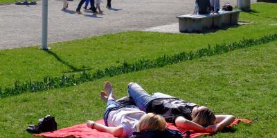 Udar cieplny: sprawdź, co robić, a czego nie u osoby poszkodowanej