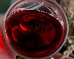 Kobiety szybciej się upijają. Łatwiej też wpadają w picie szkodliwe