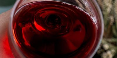 Kobiety szybciej się upijają. Łatwiej też wpadają w picie szkodliwe