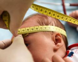 10 zasad bezpiecznych wakacji z noworodkiem i niemowlęciem