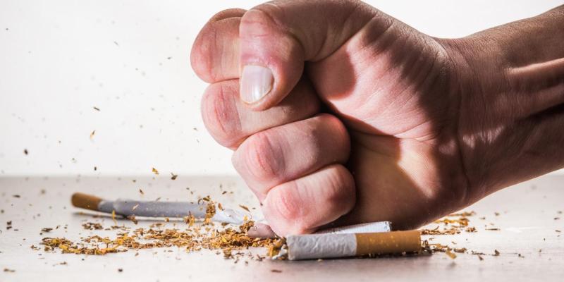 Poznaj 10 trików na rzucenie palenia